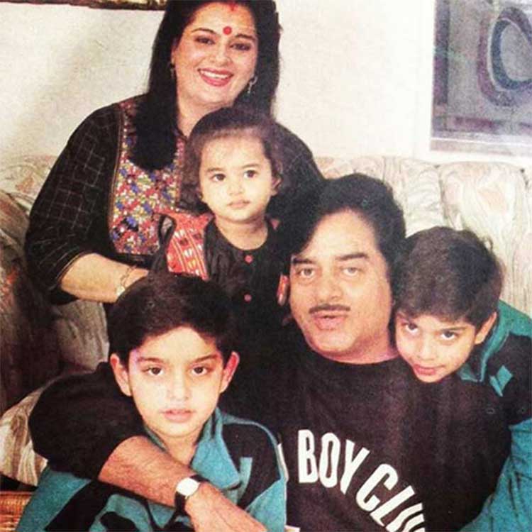 Little Sonakshi Sinha with her family